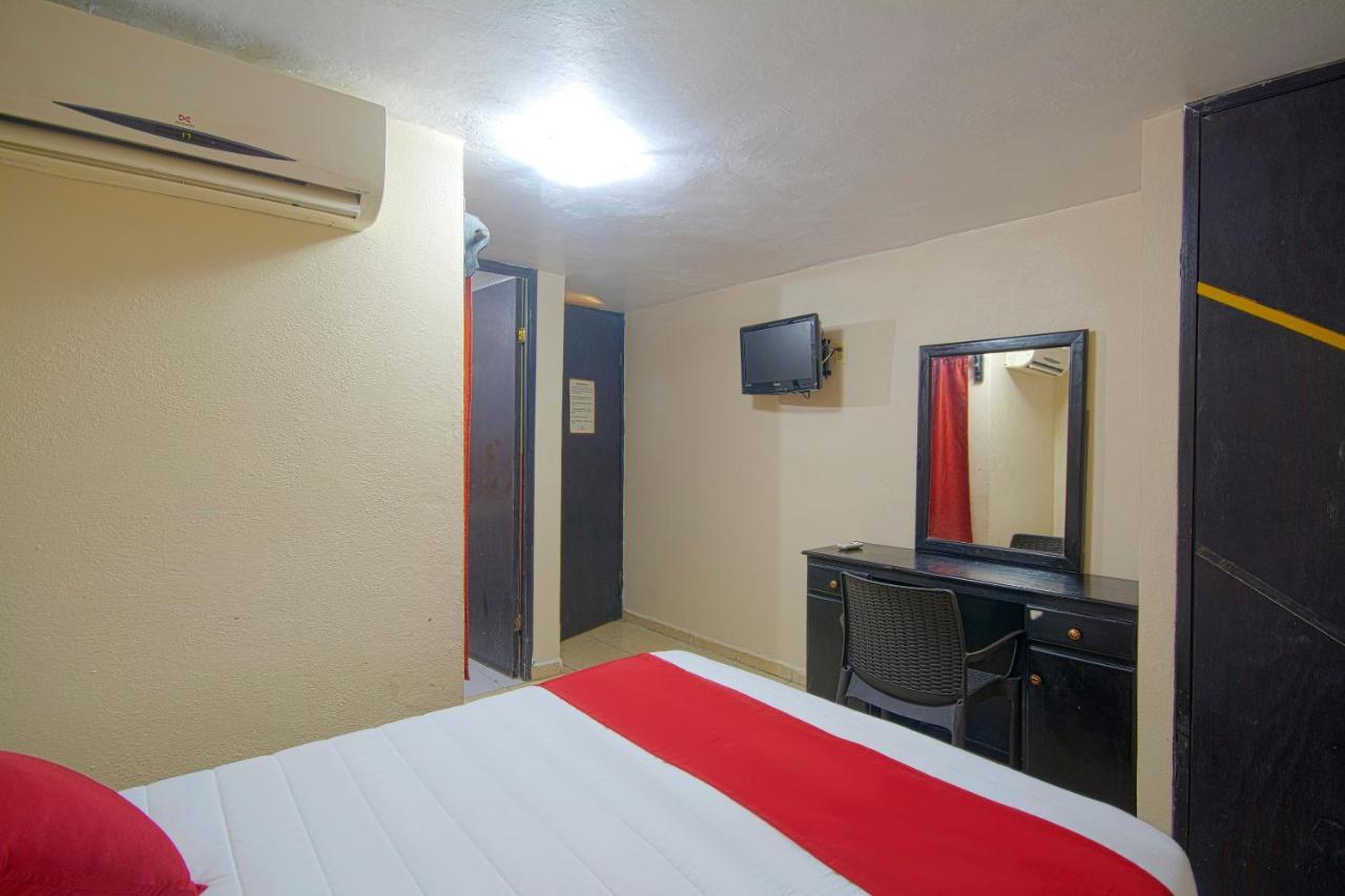 Oyo Hotel Bicentenario 탐피코 외부 사진